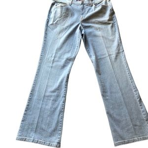 Gloria Vanderbilt Jeans Women's Size 14  Stretch Light Wash EUC